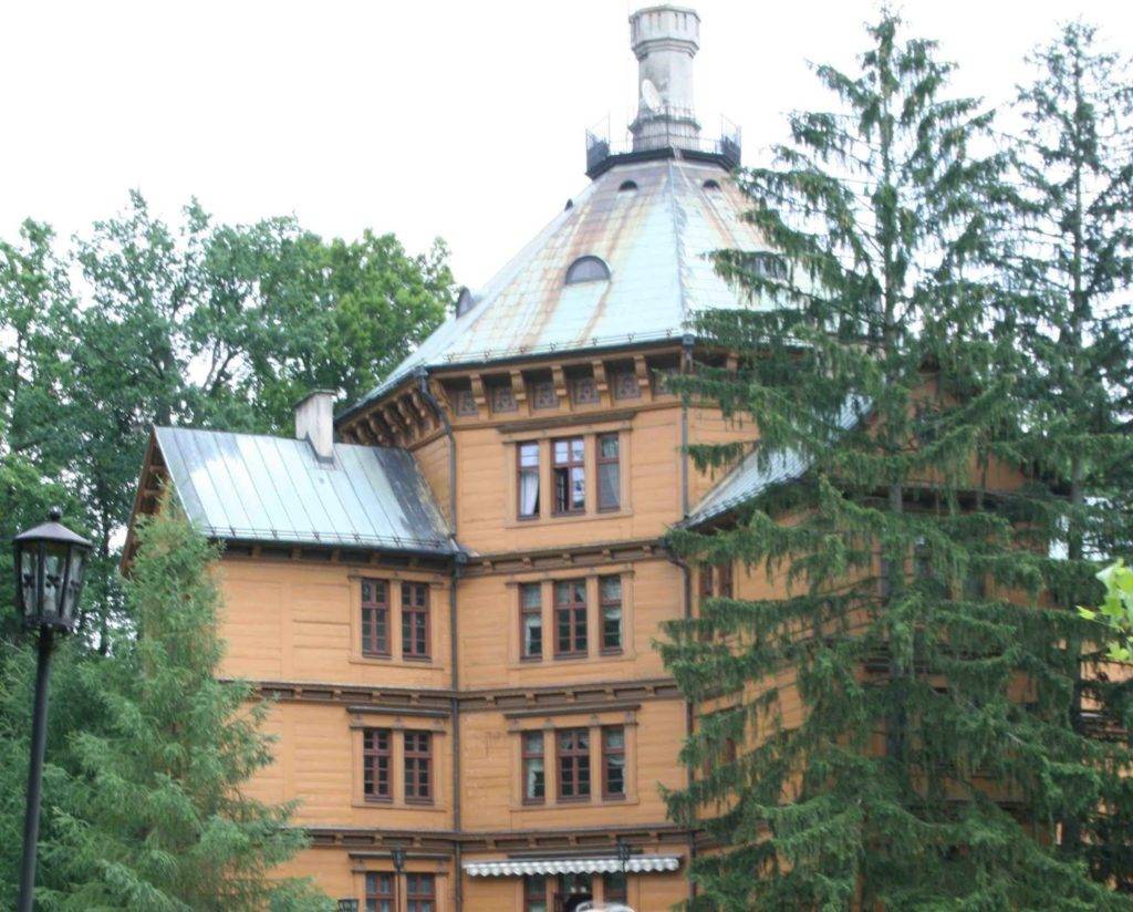 Drewniany pałac Radziwiłłów w Antoninie