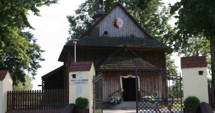 Drewniany kościół w Zrębicach