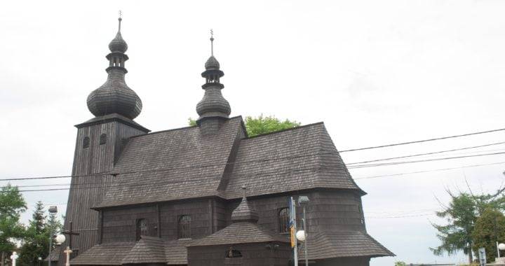 Drewniany kościół w Paniowach