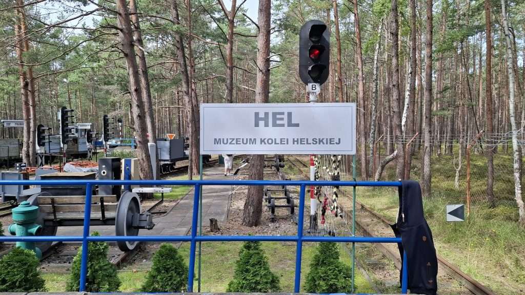 Muzeum Kolei Helskich i wąskotorówka w Helu